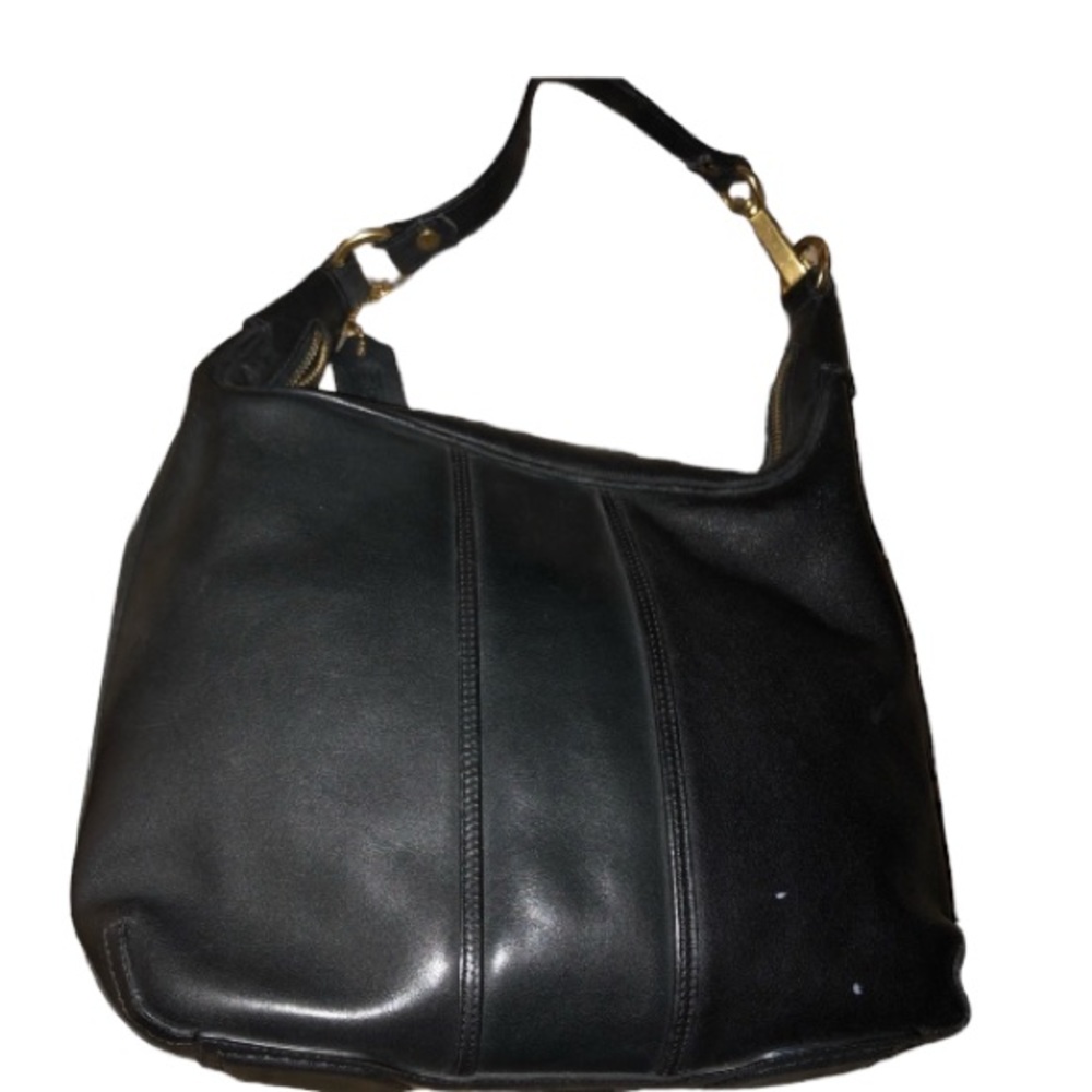 Coach black leather shoulder bag like new , vintage great size not heavy